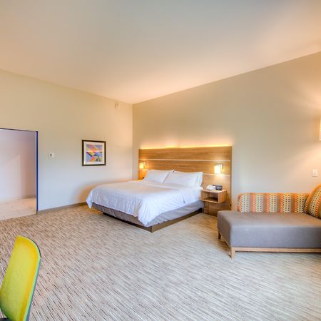 Holiday Inn Express & Suites - Remington By Ihg מראה חיצוני תמונה